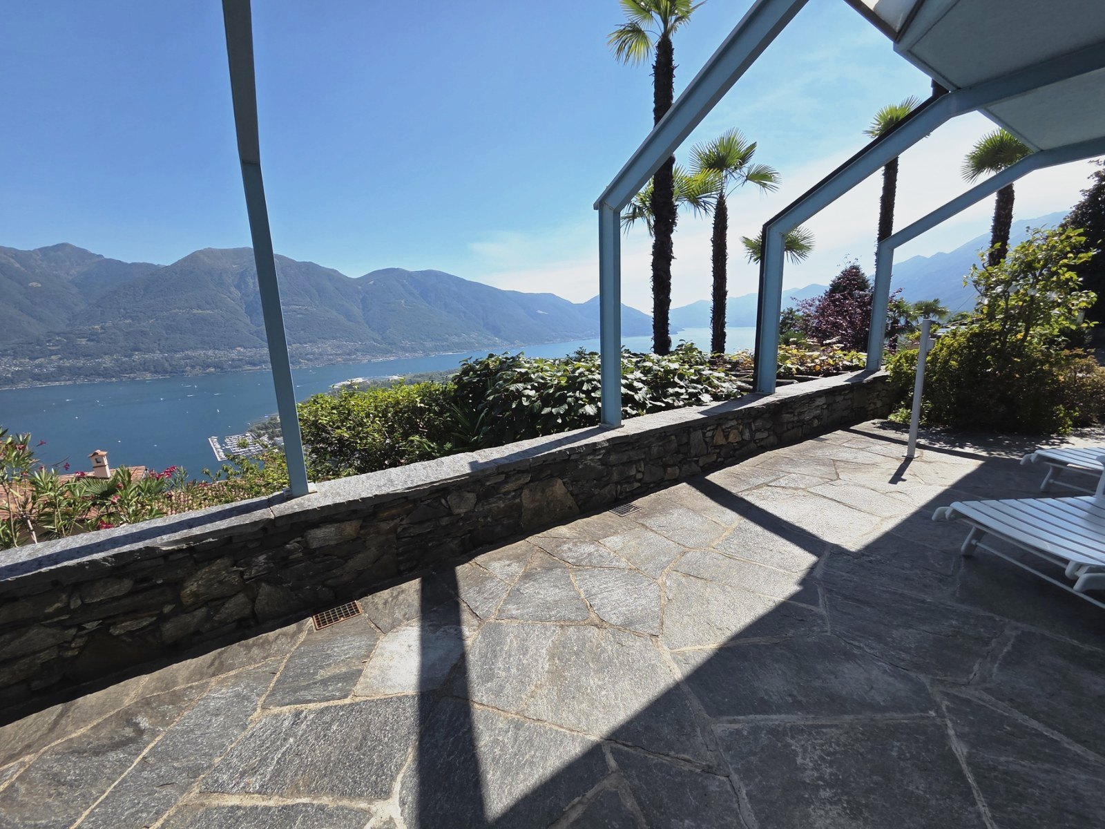 Soleo: Terrasse mit Panorama über den Lago Maggiore
